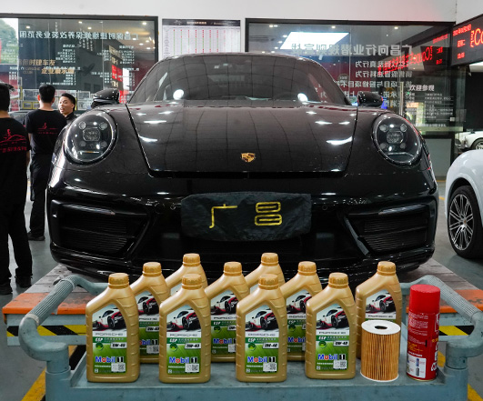 保時捷911 Carrera S -- 常規(guī)保養(yǎng)